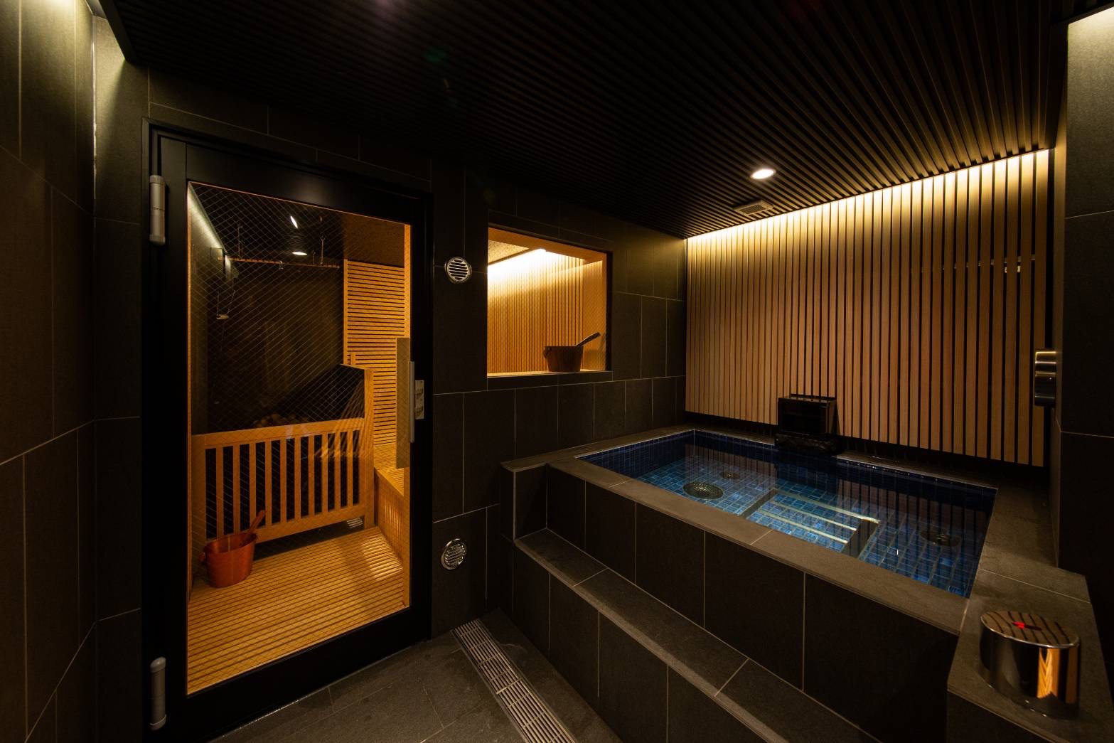 SAUNA Take