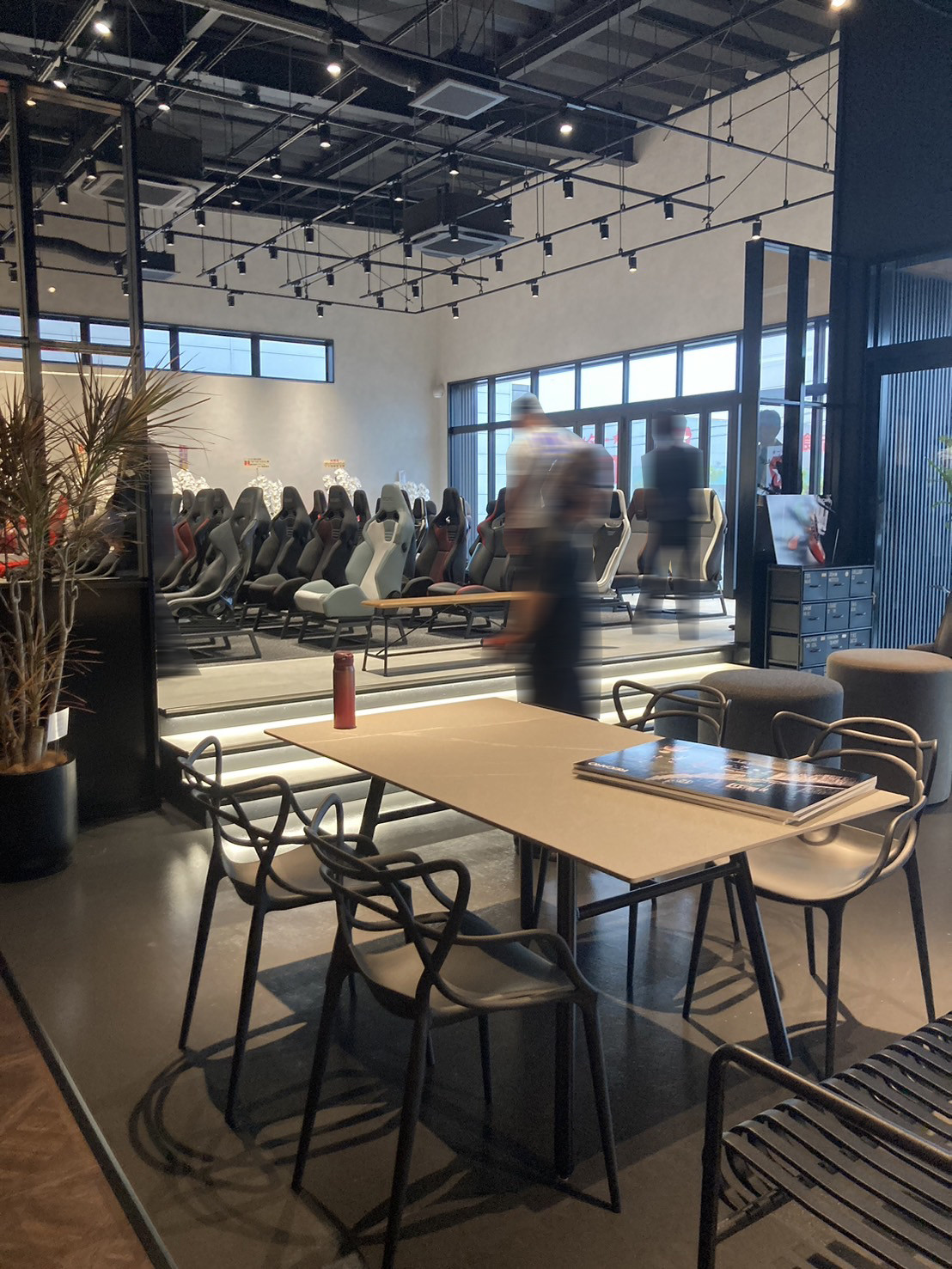 THE VISIT SUZUKA
RECARO JAPAN showroom