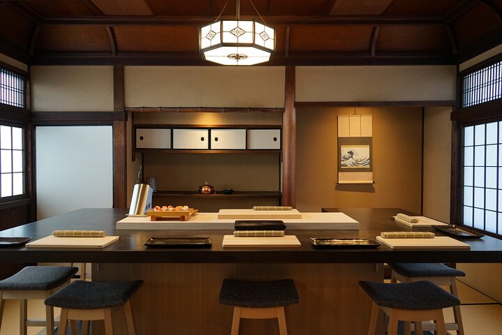 Musubu - Exclusive Sushi Lesson with Professional Sushi Chef